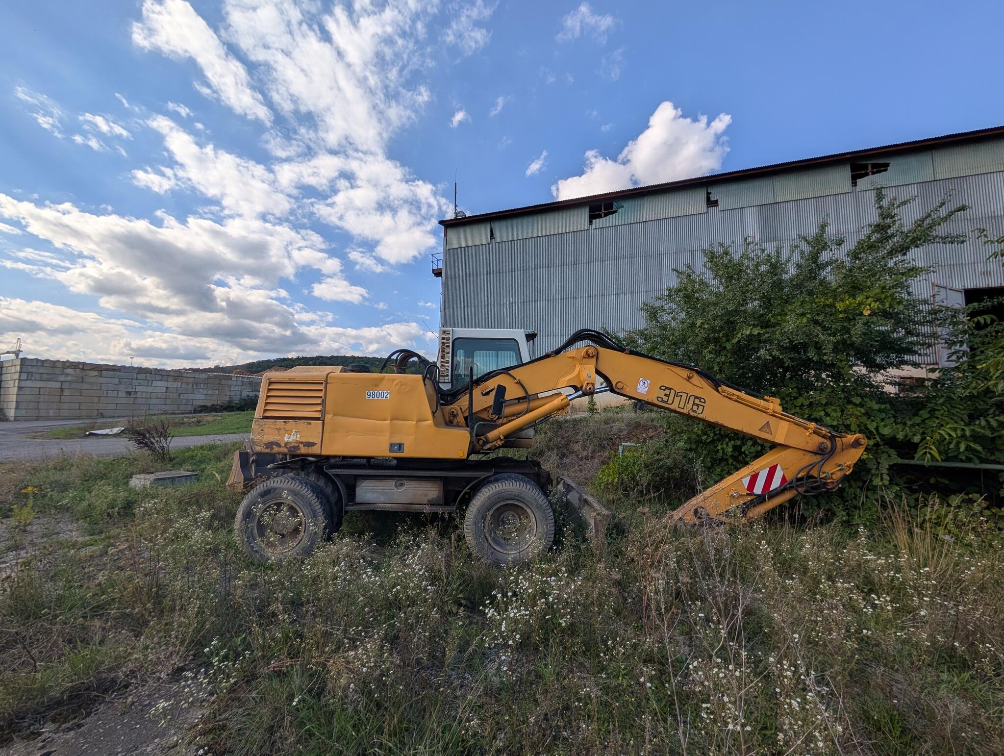 Liebherr A316