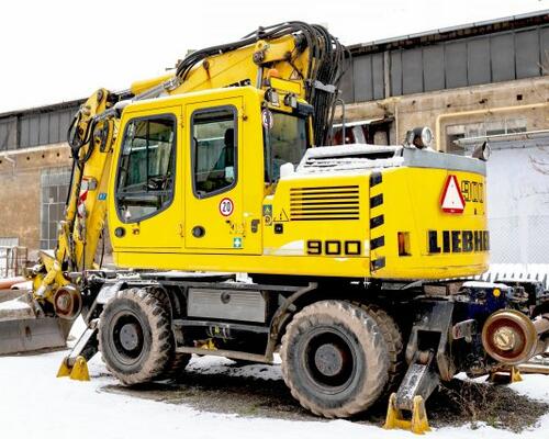 Liebherr A 900 C ZW