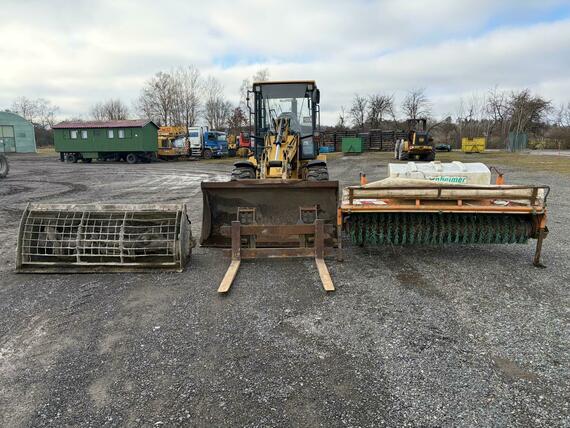 CATERPILLAR 906 + lžíce a vidle 