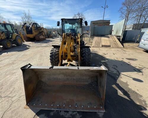 Caterpillar 906M