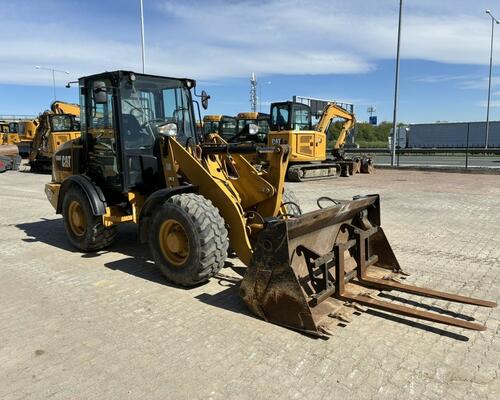 Caterpillar 906M