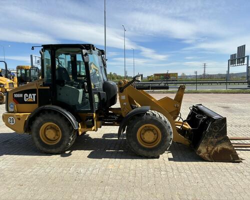 Caterpillar 906M
