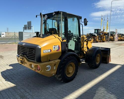 Caterpillar 906M