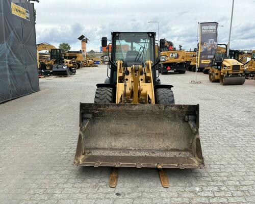 Caterpillar 906M