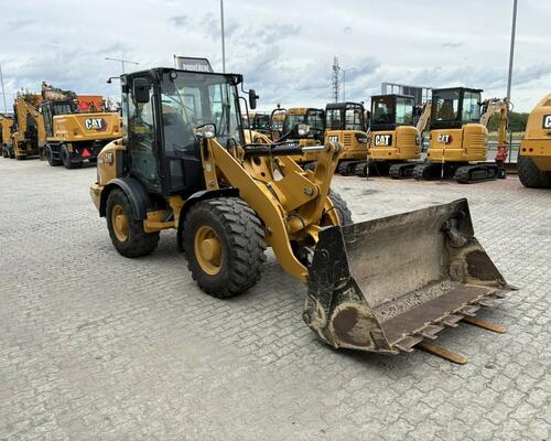 Caterpillar 906M