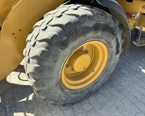 Caterpillar 908M
