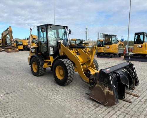 Caterpillar 908M