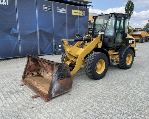Caterpillar 908M