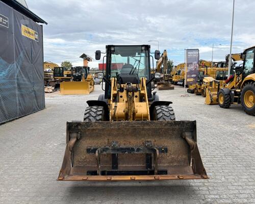 Caterpillar 908M