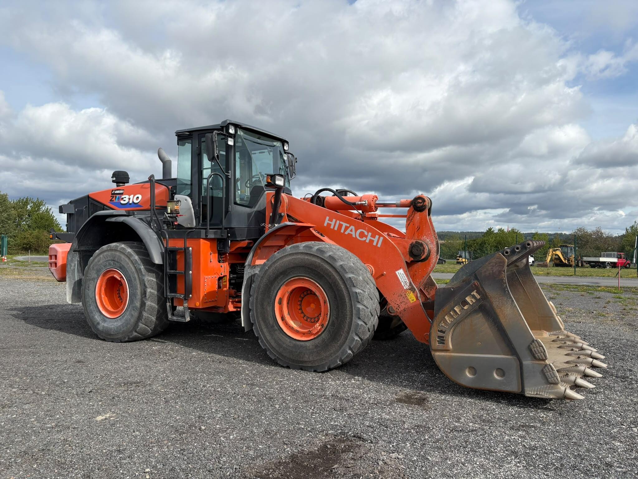 Hitachi ZW310-6 