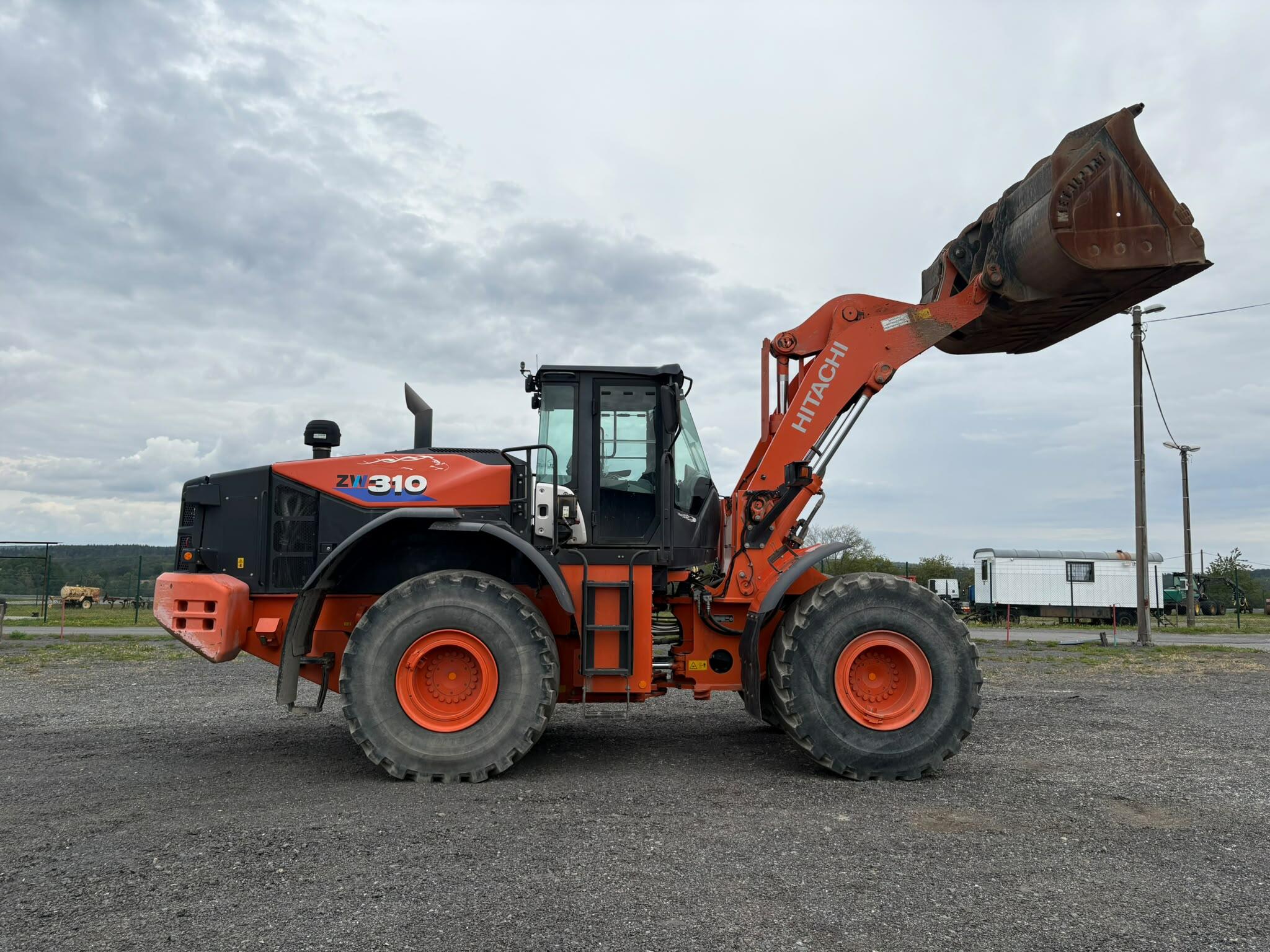 Hitachi ZW310-6