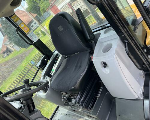 kolový nakladač Caterpillar CAT 908M lopata+vidle/6,5t