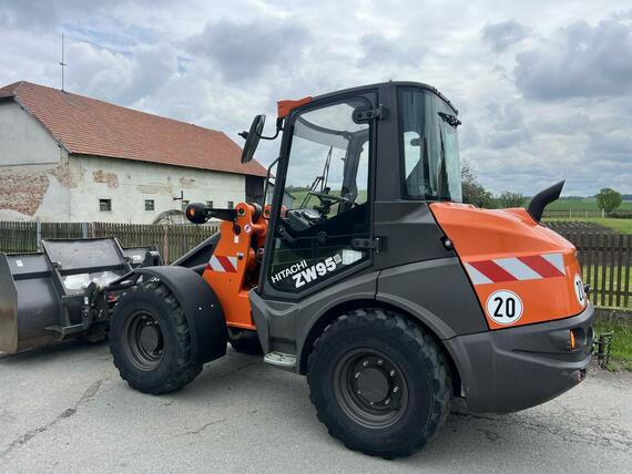 kolový nakladač HITACHI ZW95, pouze 744mth / vidle+lopata