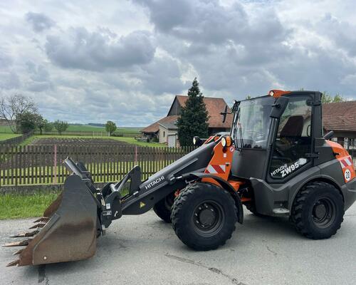 kolový nakladač HITACHI ZW95, pouze 744mth / vidle+lopata