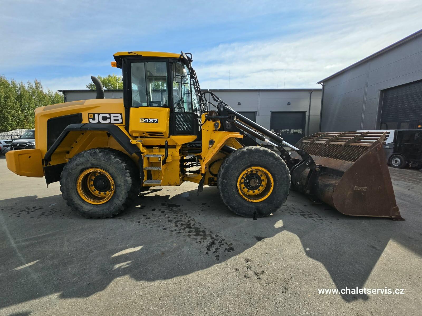 Kolový nakladač JCB 437 WHT, r.v. 2017, 7911 mth