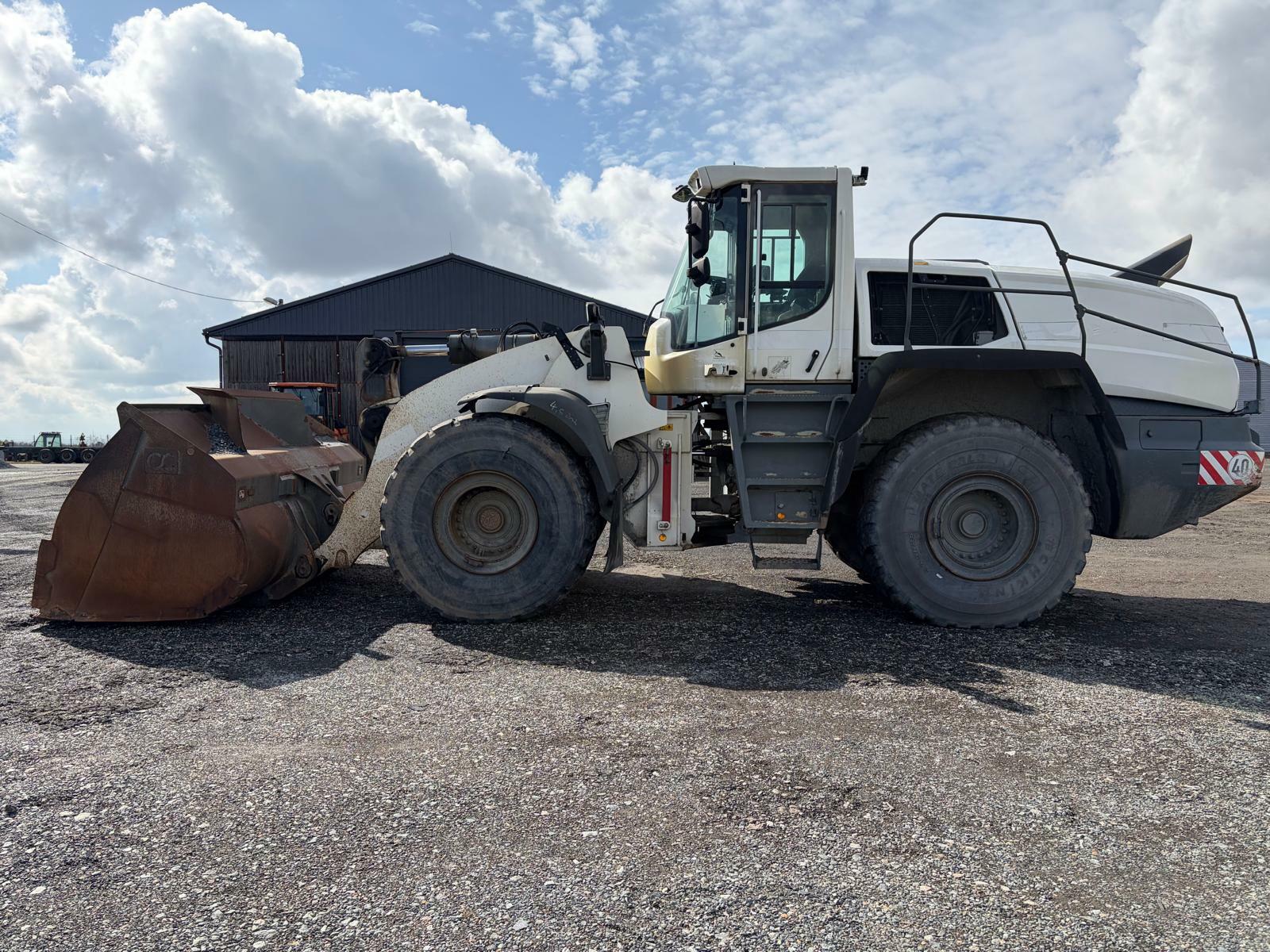 LIEBHERR L 580 X POWER