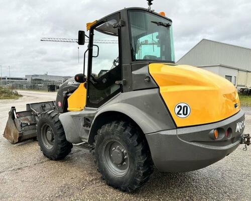 Mecalac AS 700