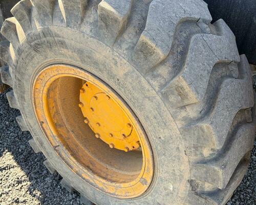 Nakladač Crona CR 2000 + LŽÍCE A VIDLE -360 MTH !