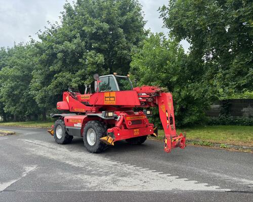 Teleskopický nakladač Manitou MRT2145M