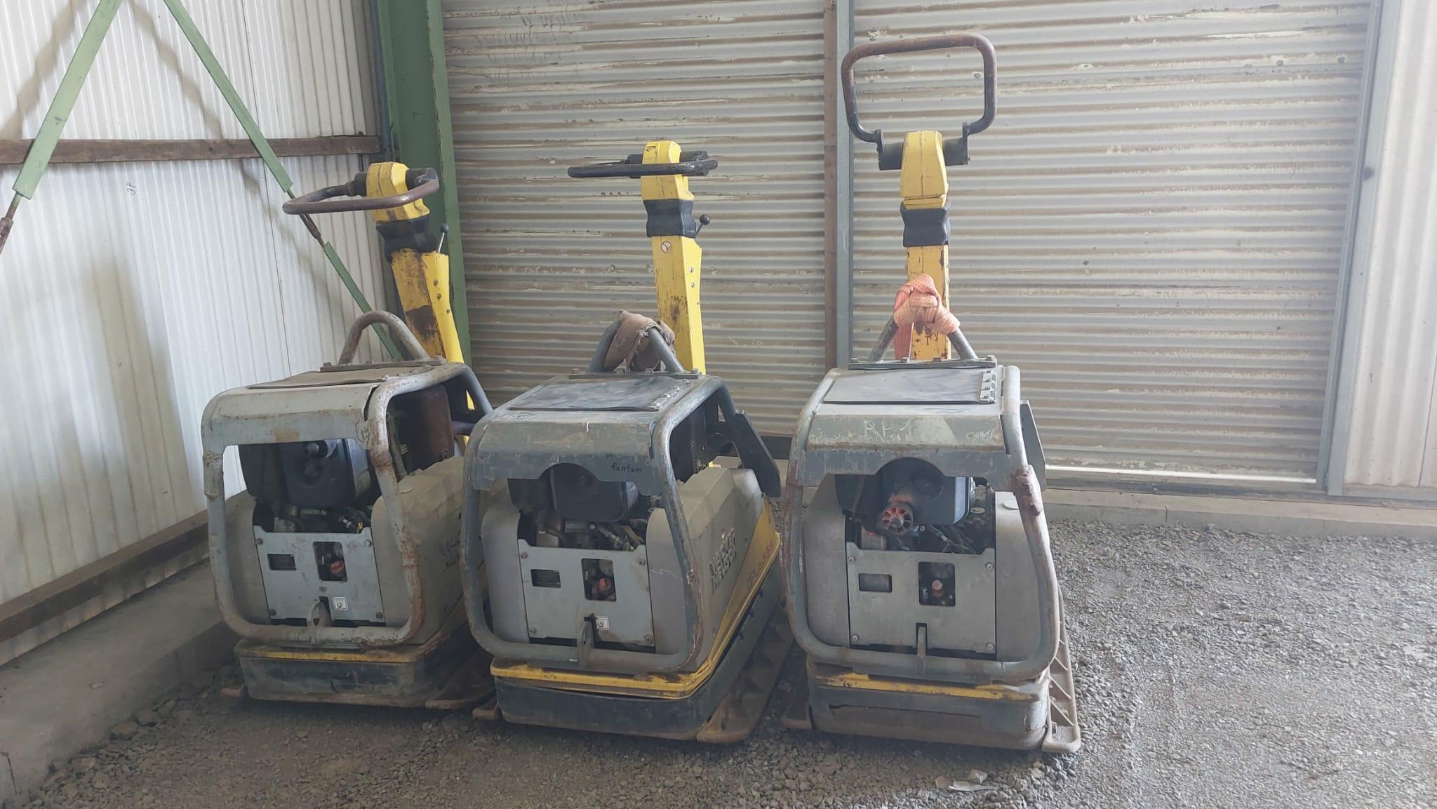 3 x  DESKA WACKER DPU655 HEH