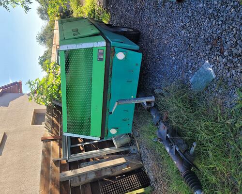 KOMPRESOR STAVEBNÍ KOLOVÝ ČESKÝ PD 400 ROK 1994