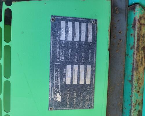 KOMPRESOR STAVEBNÍ KOLOVÝ ČESKÝ PD 400 ROK 1994