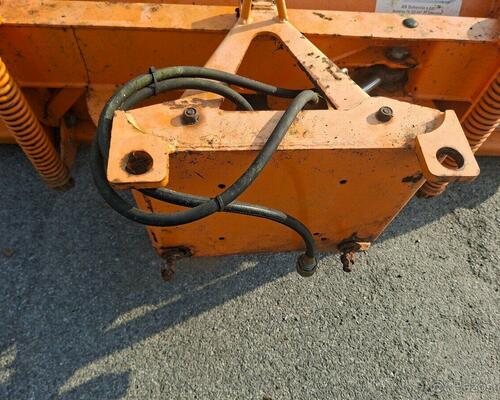 Multicar čelní otočná radlice