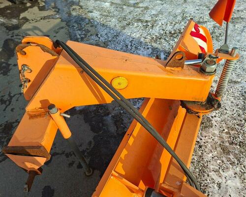 Radlice na sníh traktorová hydraulicky otočná 2,2m.