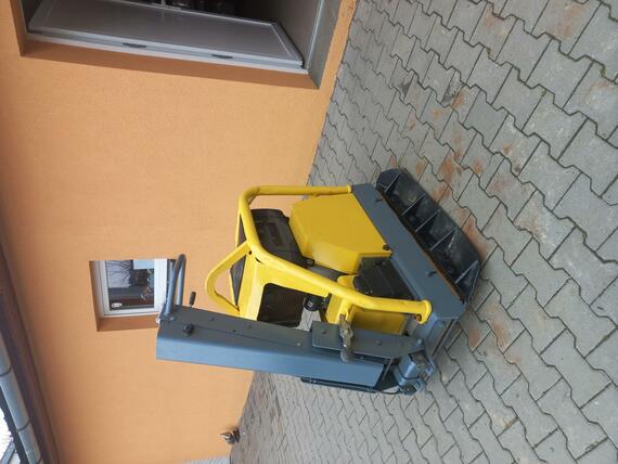 Vibrační deska Husqvarna, Dynapac LG500.