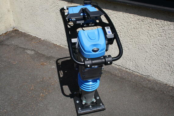 Vibrační pěch (dusadlo) WEBER MT SRV620