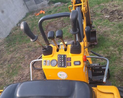 Bobcat E08