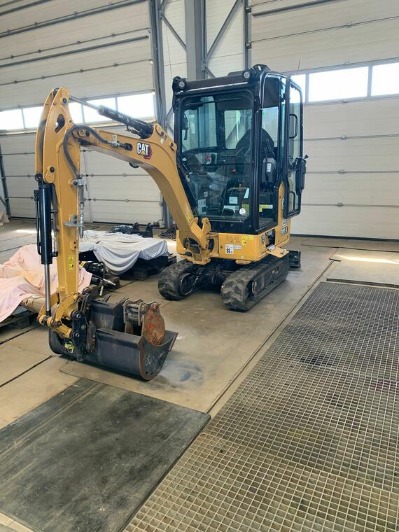 Cat 3016