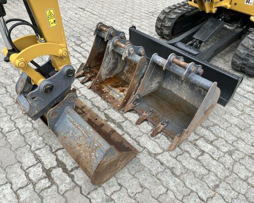 Caterpillar 302.7