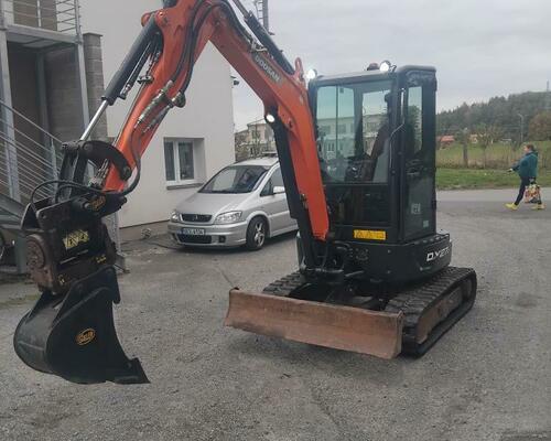 Doosan DX27Z Powertilt