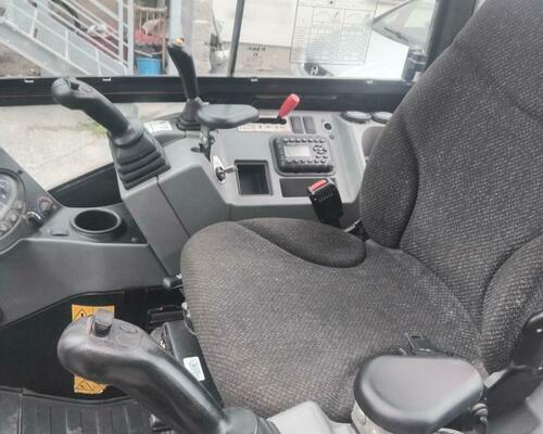 Doosan DX27Z Powertilt