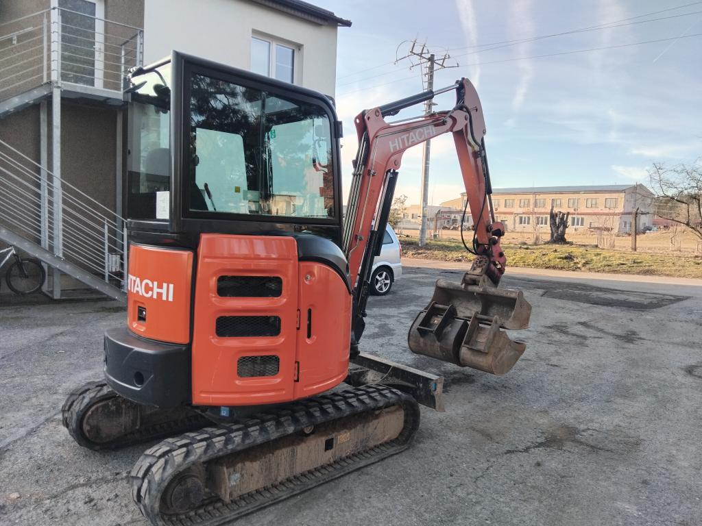 Hitachi ZX26U-6CR Powertilt