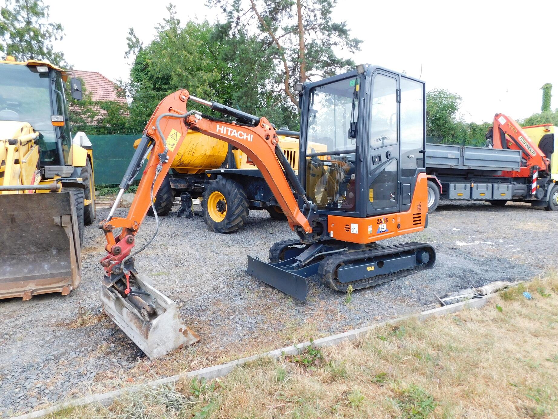 HITACHI ZX 19-6 CR,Hydraulická svahovka,TOP stav