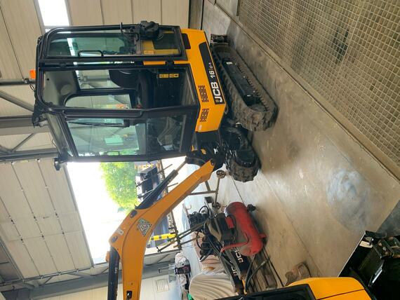 JCB 16C1
