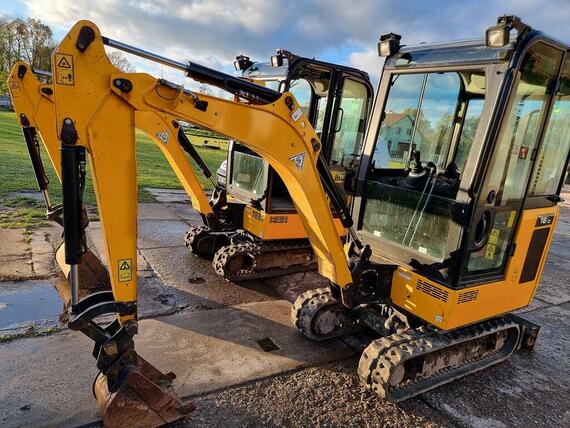 JCB 16C-1 2020, 800mth, po servisu, roztah. pásy