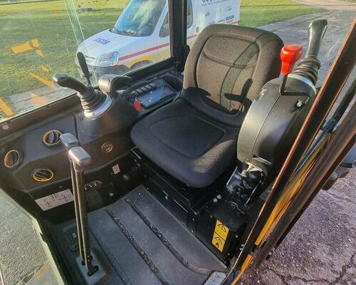 JCB 16C-1 (8018) 800mth, po servisu, roztah. pásy