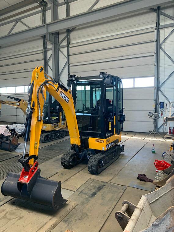 JCB 19C