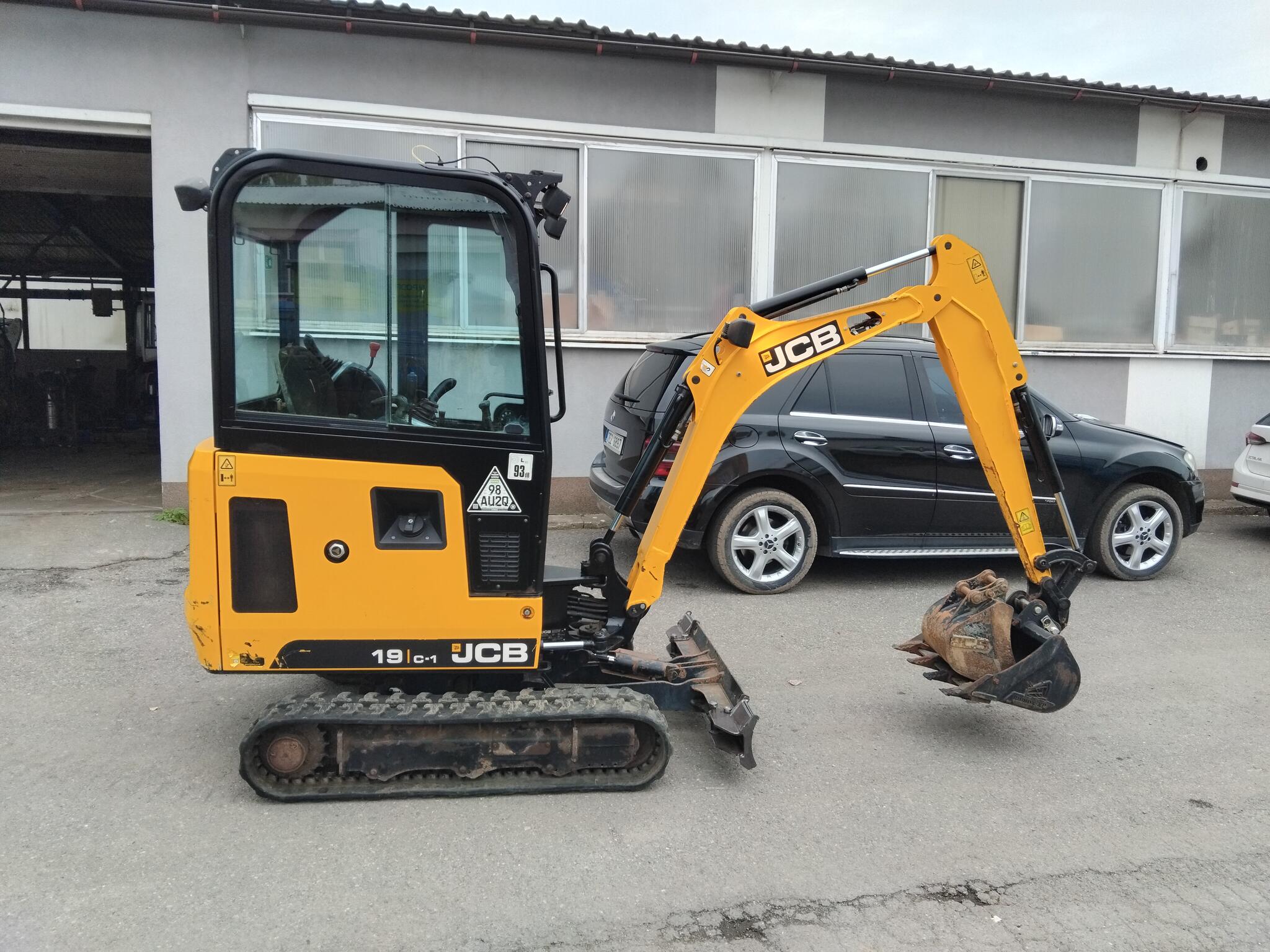 Jcb 19C-1