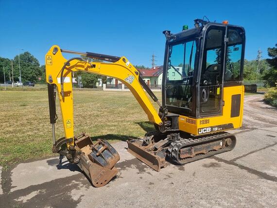 JCB 19C-1 - 685mth, rychloupínač, lžice - TOP stav