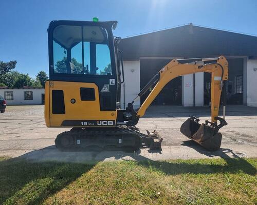 JCB 19C-1 - 685mth, rychloupínač, lžice - TOP stav