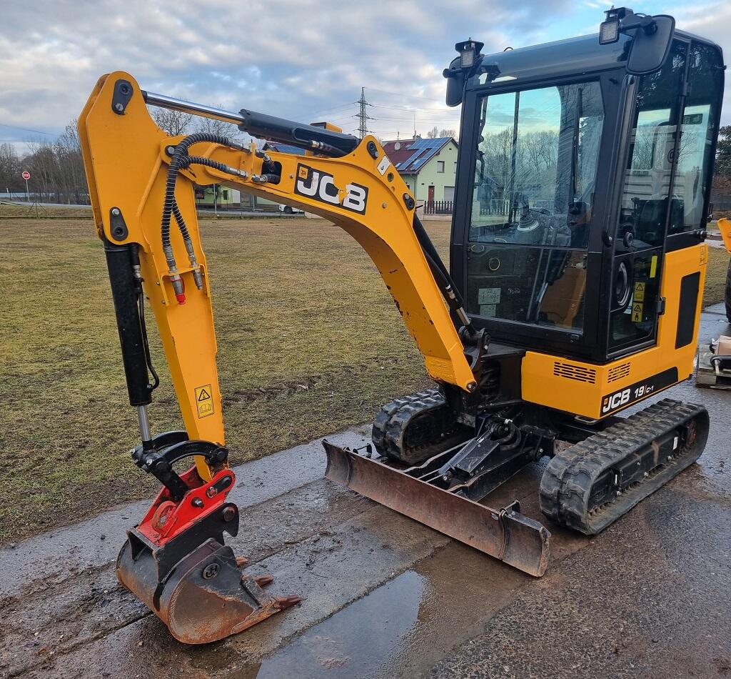 JCB 19C-1 předváděčka - 285mth, rychloupínač, lžice - TOP stav