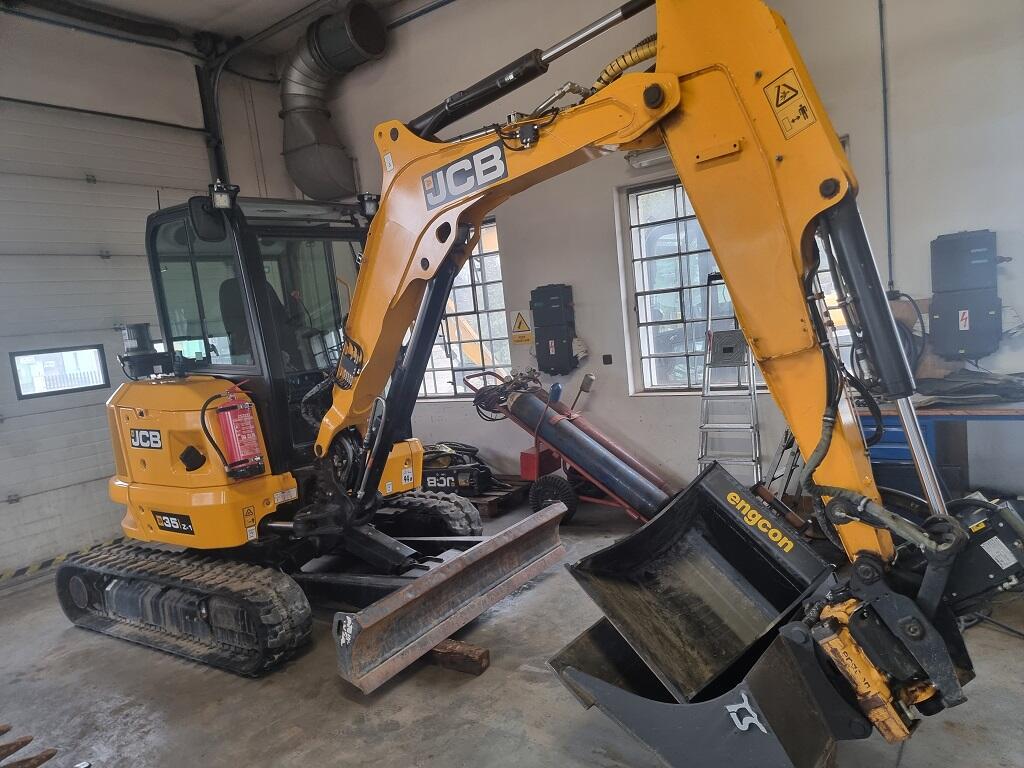 JCB 35Z s naklápěcím rotátorem Engcon, centr.mazání, A/C