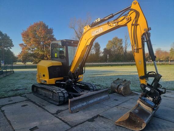 JCB 57C - 4 válec , otočná hlava, klima, natáčení radlička