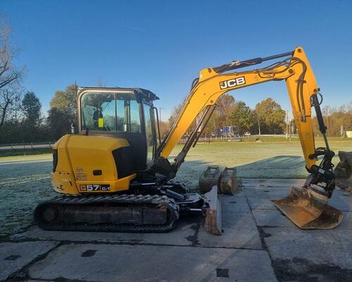 JCB 57C - 4 válec , otočná hlava, klima, natáčení radlička