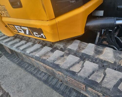 JCB 57C - 4 válec , otočná hlava, klima, natáčení radlička