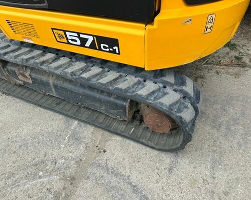 JCB 57C - 4 válec , zánovní pásy, pěkný stav